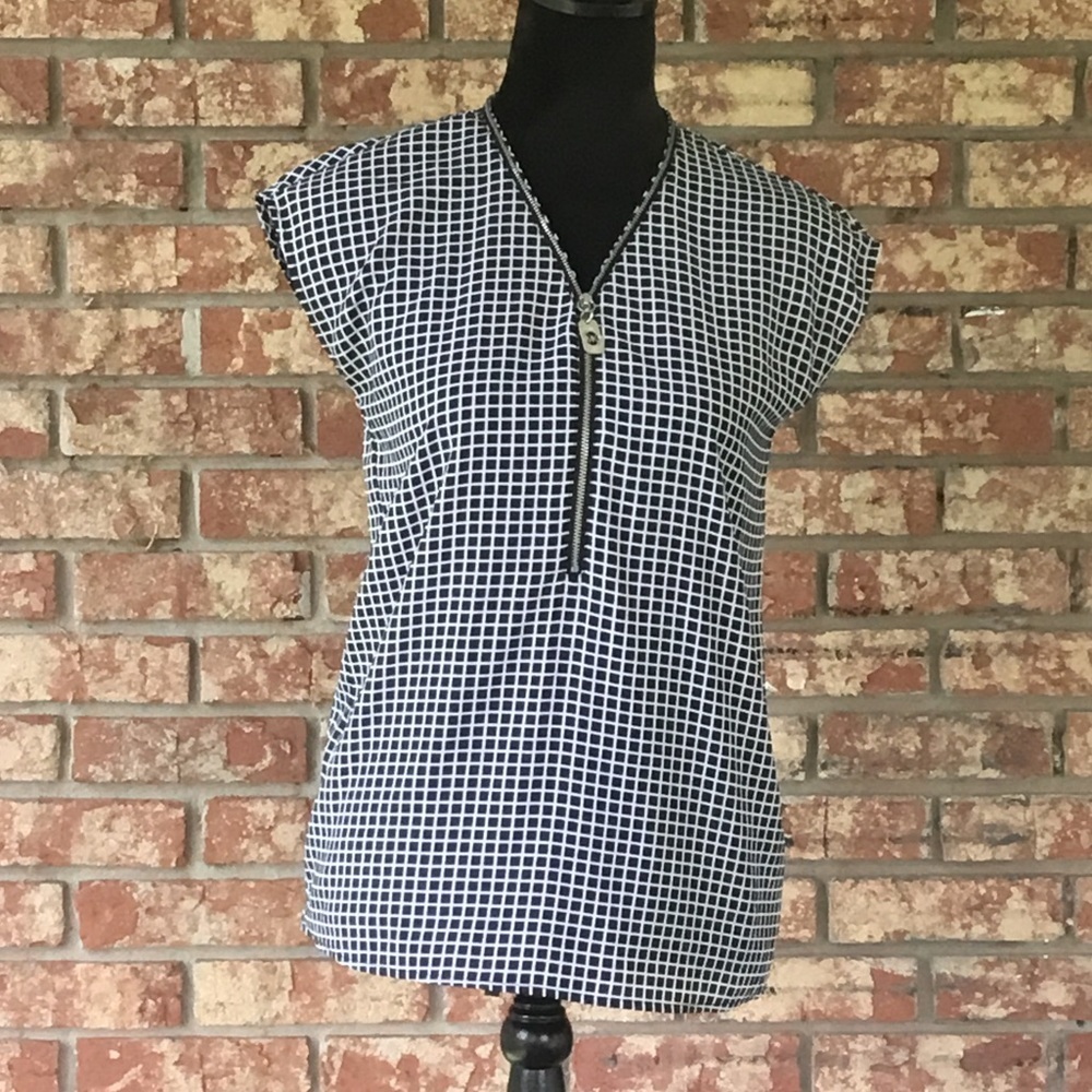 Michael Kors Sleeveless Top - Picture 2 of 7